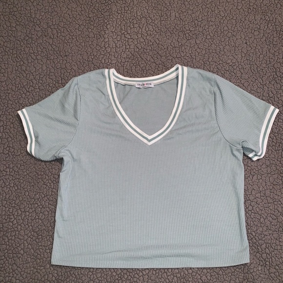 Crop top - Picture 1 of 2